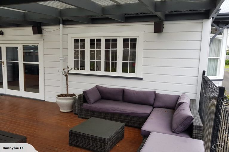 Photo of property in 11 Hurworth Place, College Estate, Whanganui, 4500