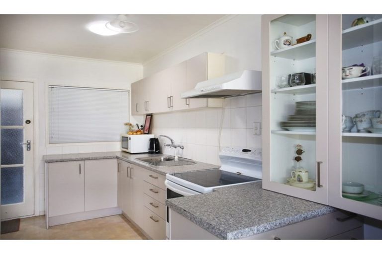 Photo of property in 2/41 Wood Street, Papakura, 2110