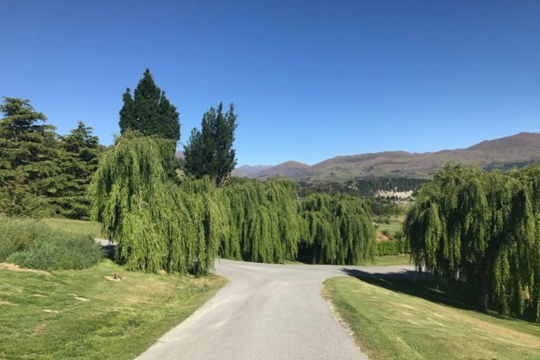 Photo of property in 1 Beechwood Lane, Lower Shotover, Queenstown, 9371