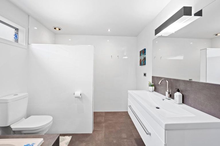 Photo of property in 48b Nevada Drive, Merrilands, New Plymouth, 4312