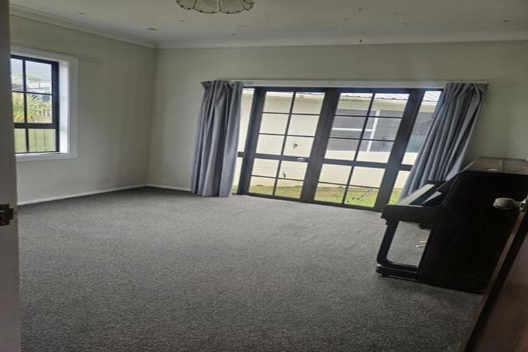 Photo of property in 414 Stokes Valley Road, Stokes Valley, Lower Hutt, 5019