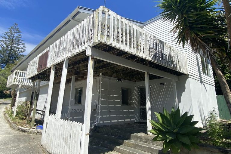 Photo of property in 70 Eskdale Road, Birkdale, Auckland, 0626