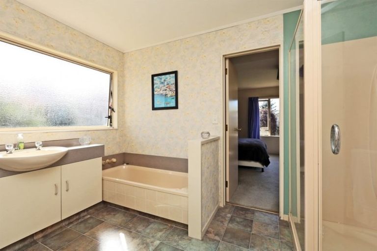 Photo of property in 34 Avondale Road, Taradale, Napier, 4112