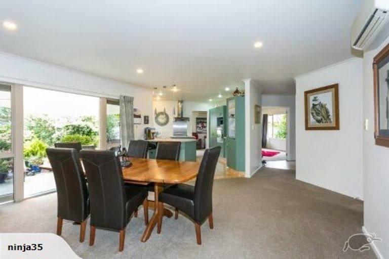 Photo of property in 28 Russell Robertson Drive, Havelock North, 4130