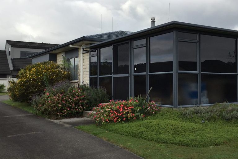 Photo of property in 17 Highcroft Place, Welcome Bay, Tauranga, 3112
