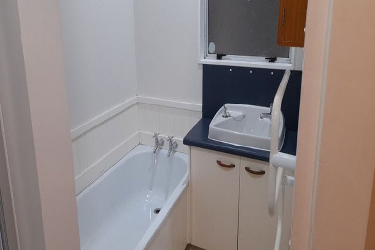 Photo of property in 22 Indiana Grove, Totara Park, Upper Hutt, 5018