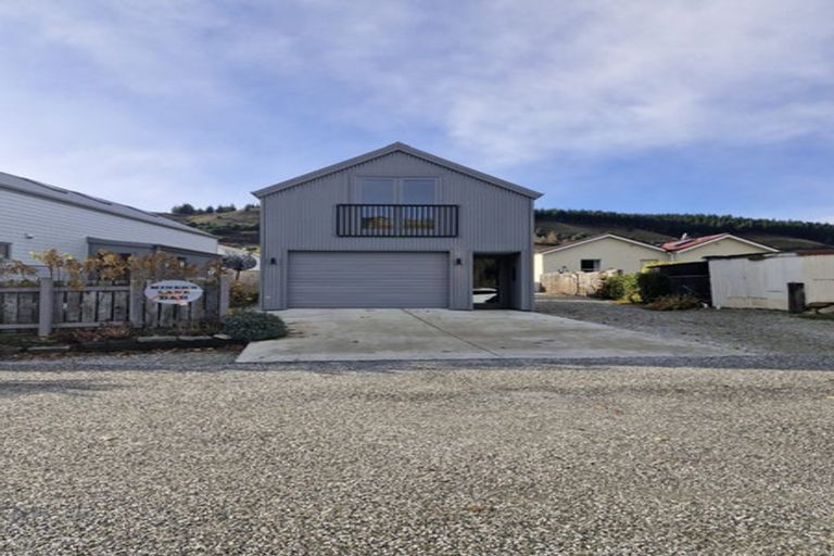 Photo of property in 21 Sunderland Street, Clyde, 9330