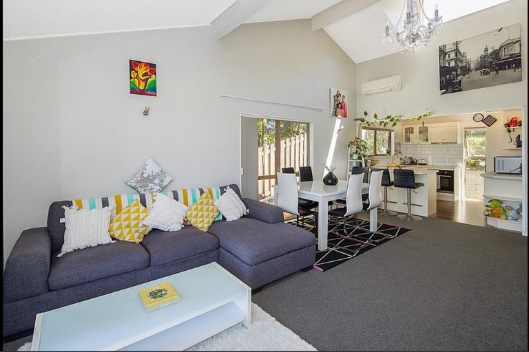 Photo of property in 52b Truscott Avenue, Johnsonville, Wellington, 6037