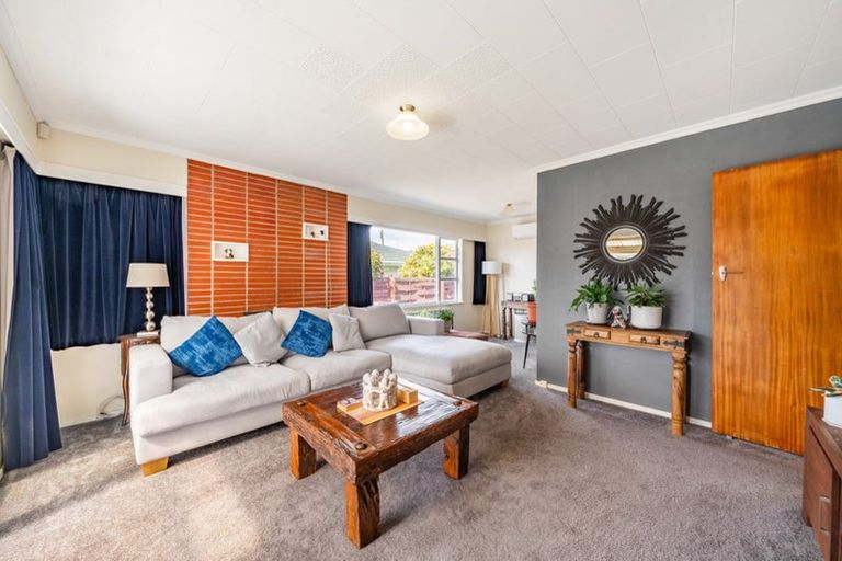 Photo of property in 13 Whites Line West, Woburn, Lower Hutt, 5010