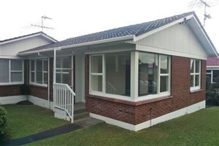 Photo of property in 1/2 Gordon Avenue, Milford, Auckland, 0620