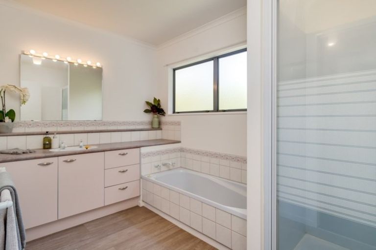 Photo of property in 198 Waitaha Road, Welcome Bay, Tauranga, 3112