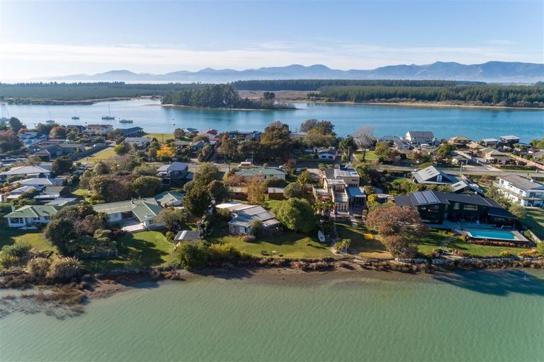 Photo of property in 42 Tahi Street, Mapua, 7005