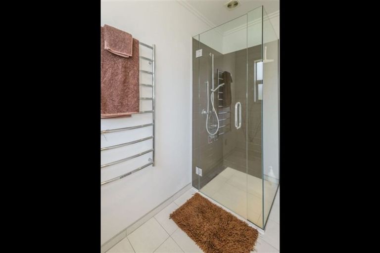 Photo of property in 29 Woodhaven Place, Parklands, Christchurch, 8083