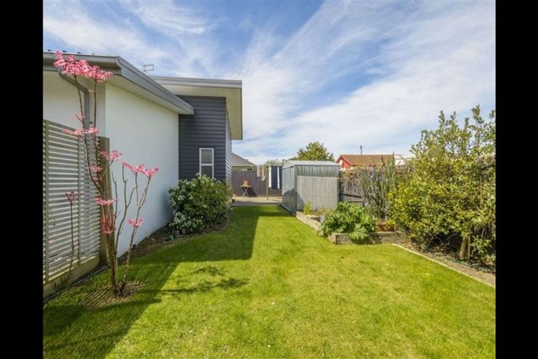 Photo of property in 29 Woodhaven Place, Parklands, Christchurch, 8083