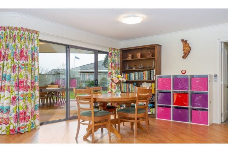 Photo of property in 27 Carrington Drive, Carterton, 5713