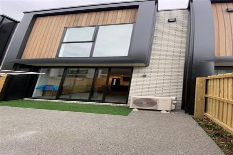 Photo of property in 4/327 Lincoln Road, Addington, Christchurch, 8024