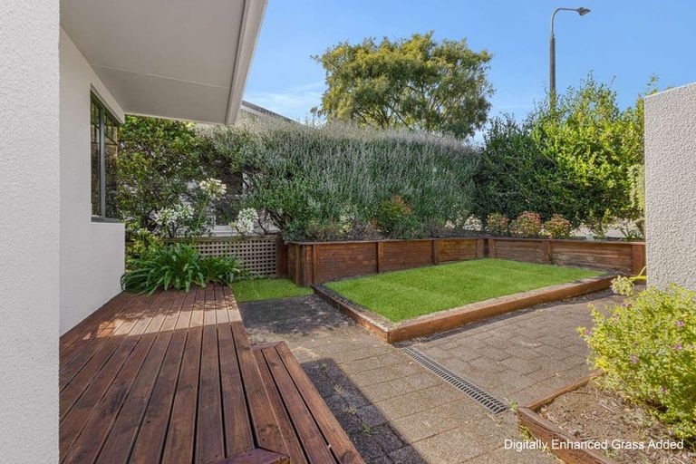 Photo of property in 6 Pararewa Drive, Whalers Gate, New Plymouth, 4310
