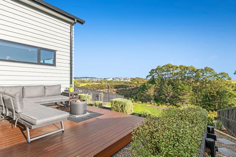 Photo of property in 34 Paparahi Place, Wainui, Silverdale, 0992