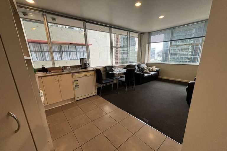 Photo of property in Terrace Tower Apartments, 4a/126 The Terrace, Wellington Central, Wellington, 6011