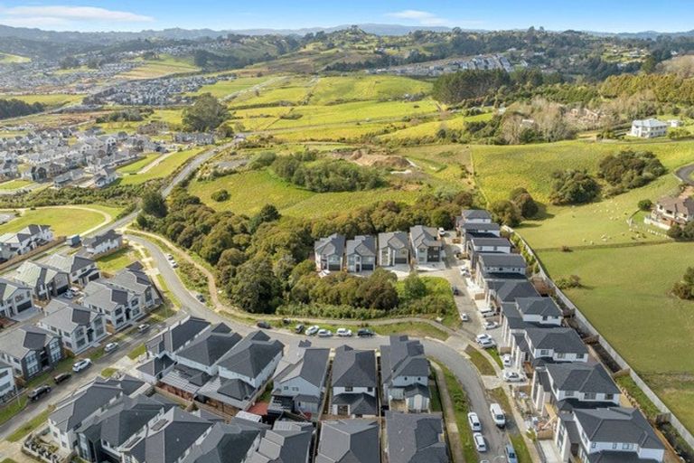 Photo of property in 48 Elevation Street, Flat Bush, Auckland, 2019