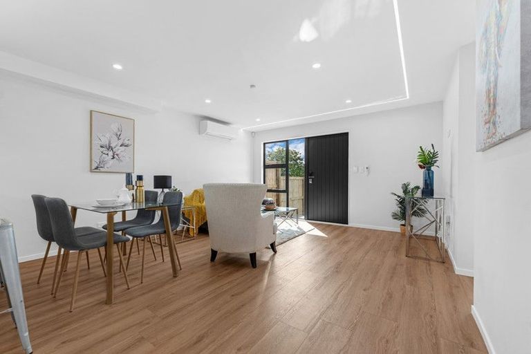 Photo of property in 7/1 Benita Place, Sunnyvale, Auckland, 0612