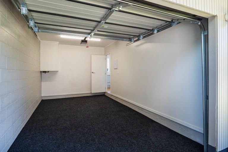 Photo of property in 2/99 Panama Road, Mount Wellington, Auckland, 1062