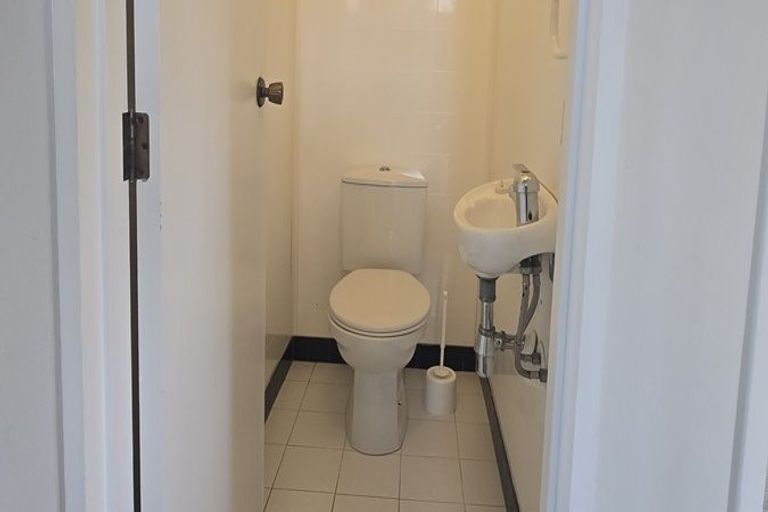 Photo of property in 26 Charles Street, Westshore, Napier, 4110