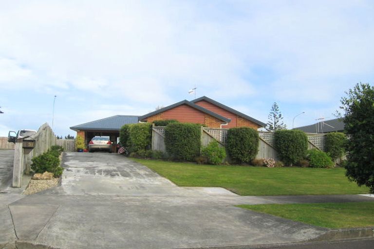 Photo of property in 31 Greenwood Place, Fitzherbert, Palmerston North, 4410