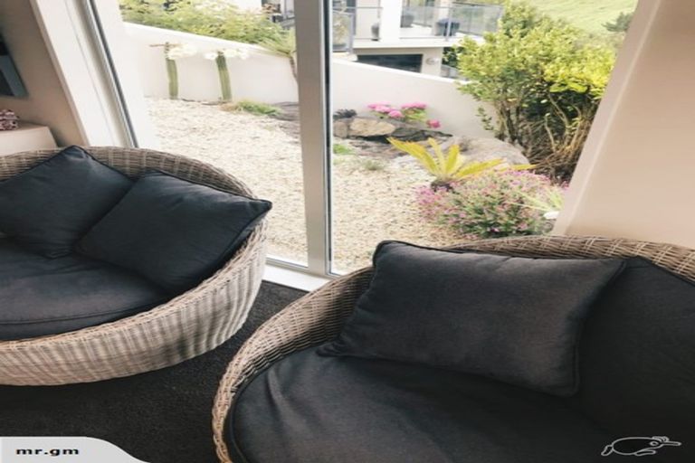 Photo of property in 2 Gazelle Lane, Redcliffs, Christchurch, 8081