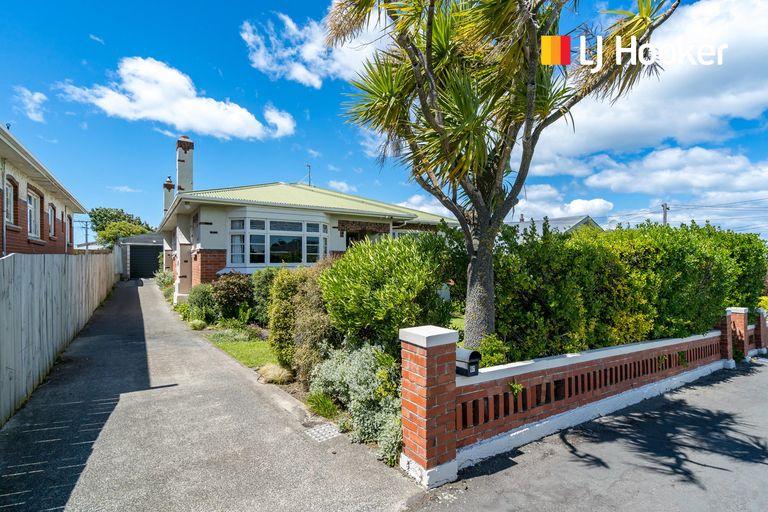 Photo of property in 97 Tomahawk Road, Andersons Bay, Dunedin, 9013