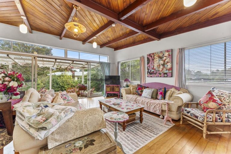 Photo of property in 84 Pahiatua Street, Hokowhitu, Palmerston North, 4410