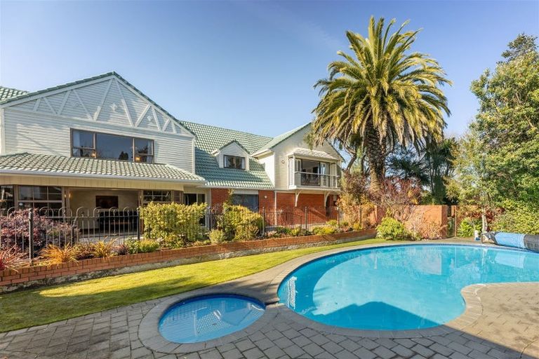 Photo of property in 32 Halswell Junction Road, Halswell, Christchurch, 8025