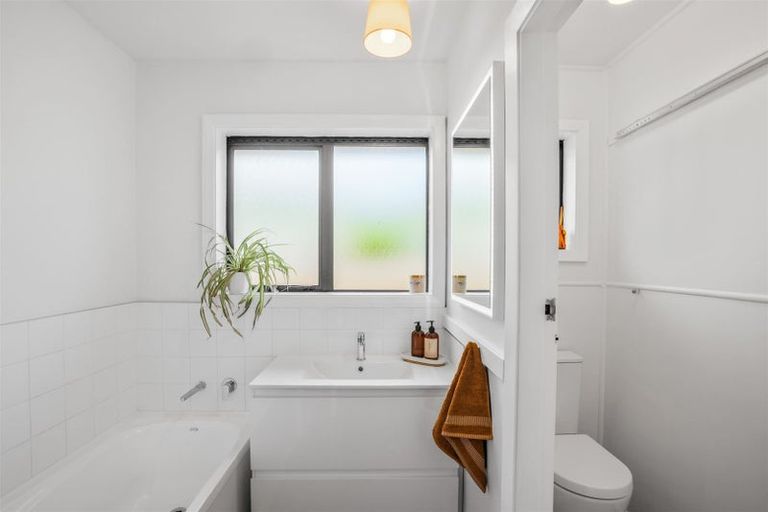 Photo of property in 296 Opawa Road, Hillsborough, Christchurch, 8022