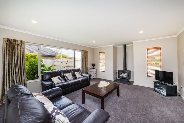 Photo of property in 25 Rodeo Drive, Kelvin Grove, Palmerston North, 4414