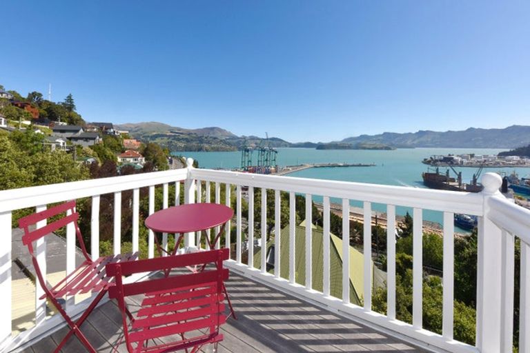 Photo of property in 35 Reserve Terrace, Lyttelton, 8082