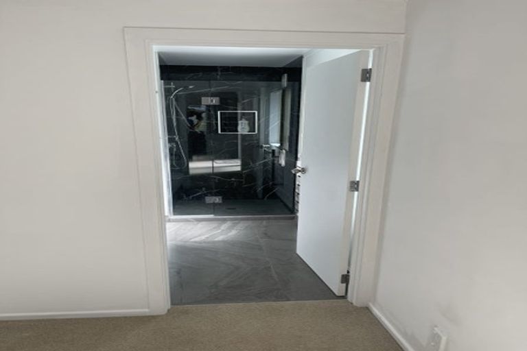 Photo of property in 48 Tiri Tiri Road, Birkdale, Auckland, 0626