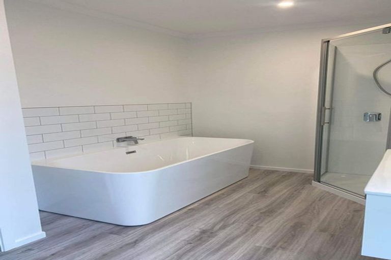 Photo of property in 17 Castletown Street, Wallaceville, Upper Hutt, 5018