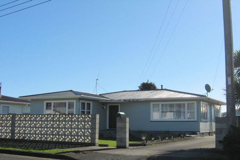 Photo of property in 16 Rata Street, Levin, 5510