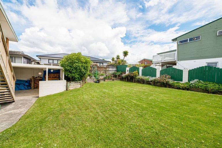 Photo of property in 46 Spence Road, Henderson, Auckland, 0612