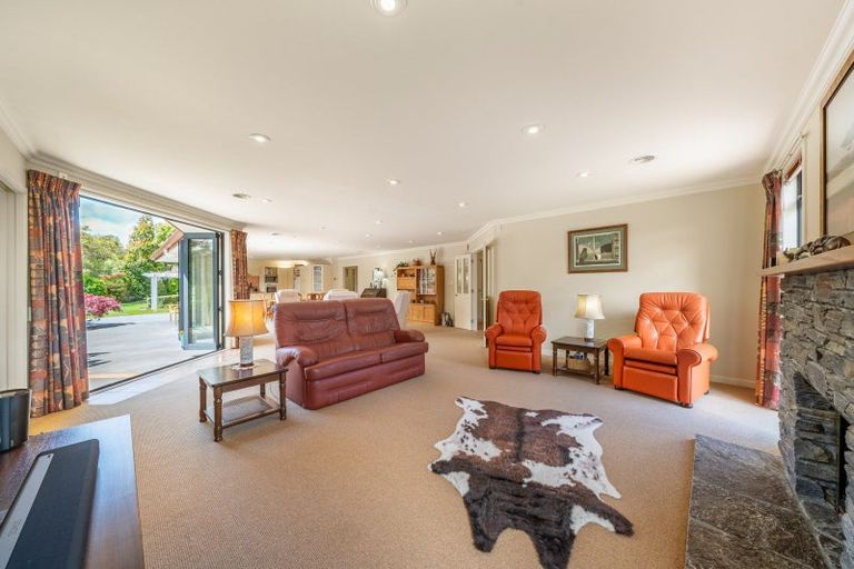 Photo of property in 9 Marua Palm Grove, Timberlea, Upper Hutt, 5018