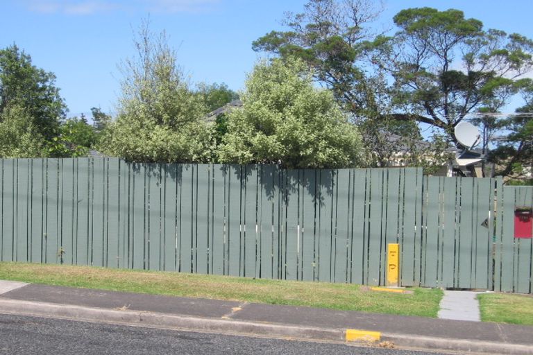 Photo of property in 2/220 Manuka Road, Bayview, Auckland, 0629