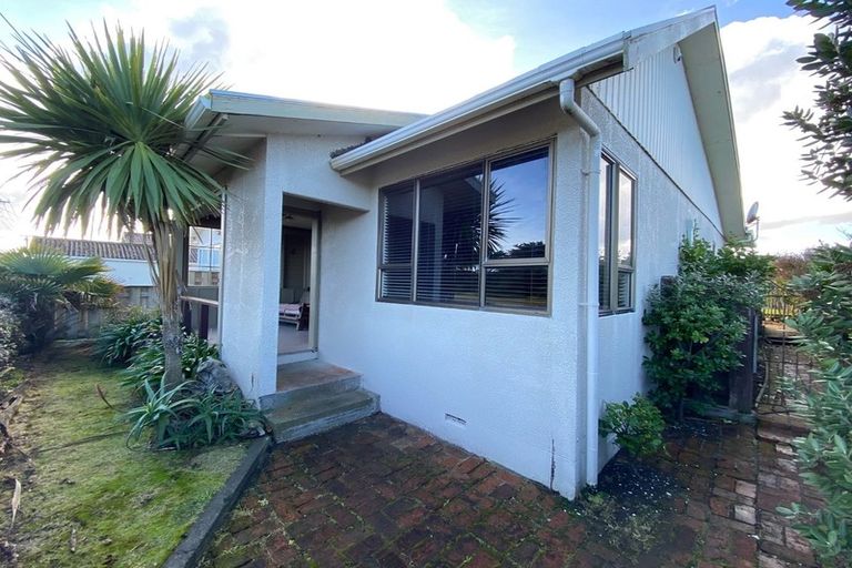 Photo of property in 10 Seafront Road, Castlecliff, Whanganui, 4501