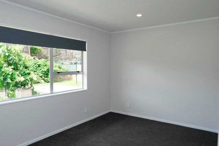 Photo of property in 50 Queens Road, Glen Avon, New Plymouth, 4312