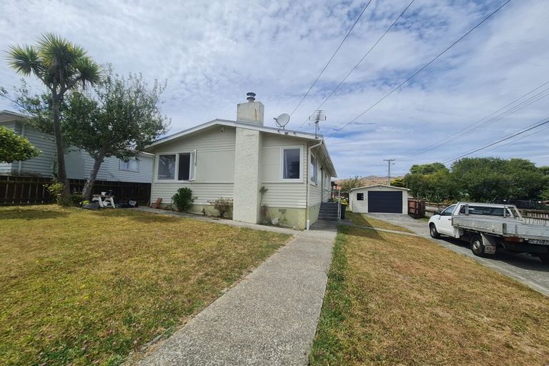 Photo of property in 86 Castor Crescent, Cannons Creek, Porirua, 5024