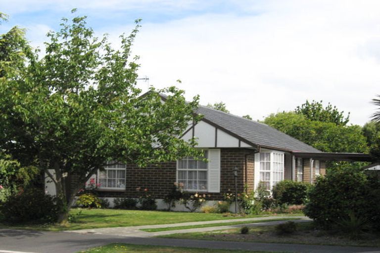 Photo of property in 35 Kent Lodge Avenue, Avonhead, Christchurch, 8042