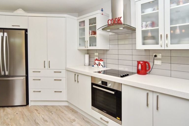 Photo of property in 21 Providence Place, Redwood, Christchurch, 8051