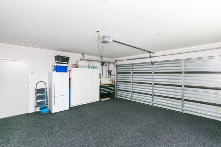 Photo of property in 20 The Fjord, Aotea, Porirua, 5024