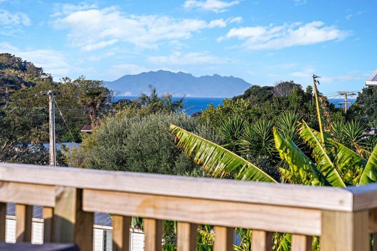 Photo of property in 18 Harbour View Road, Leigh, 0985