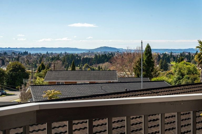 Photo of property in 66 Utuhina Road, Springfield, Rotorua, 3015