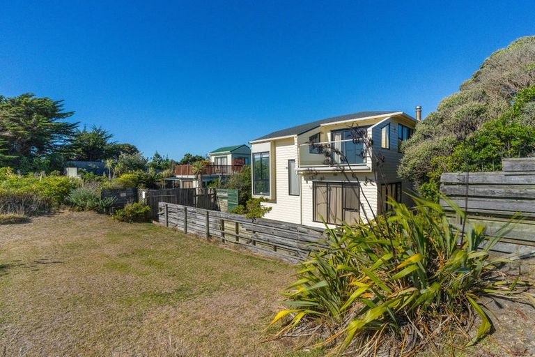 Photo of property in 105 Rua Avenue, Waitarere Beach, Levin, 5510